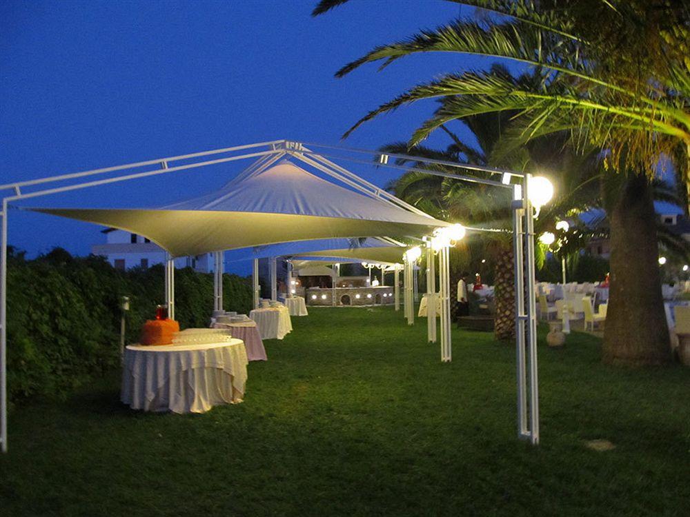 Club Hotel Kennedy Roccella Ionica Exteriér fotografie
