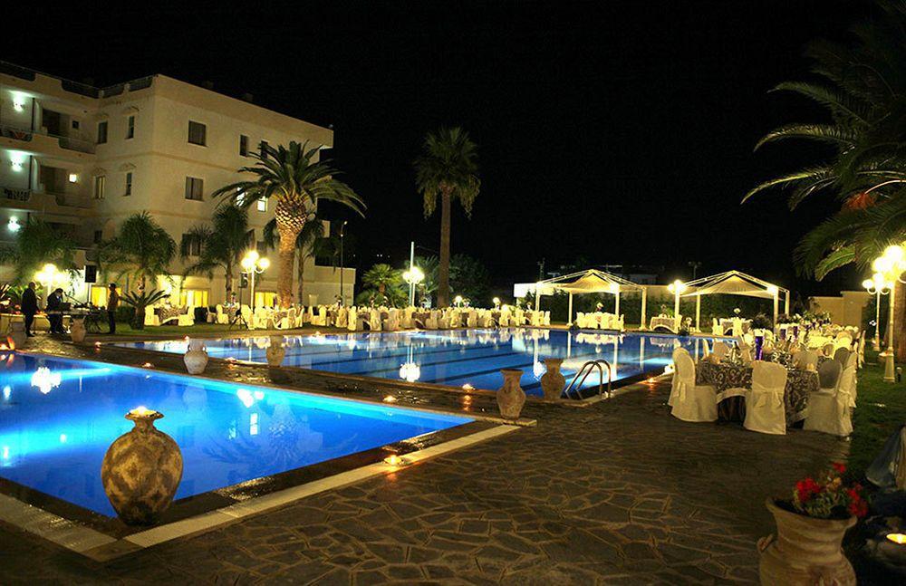 Club Hotel Kennedy Roccella Ionica Exteriér fotografie