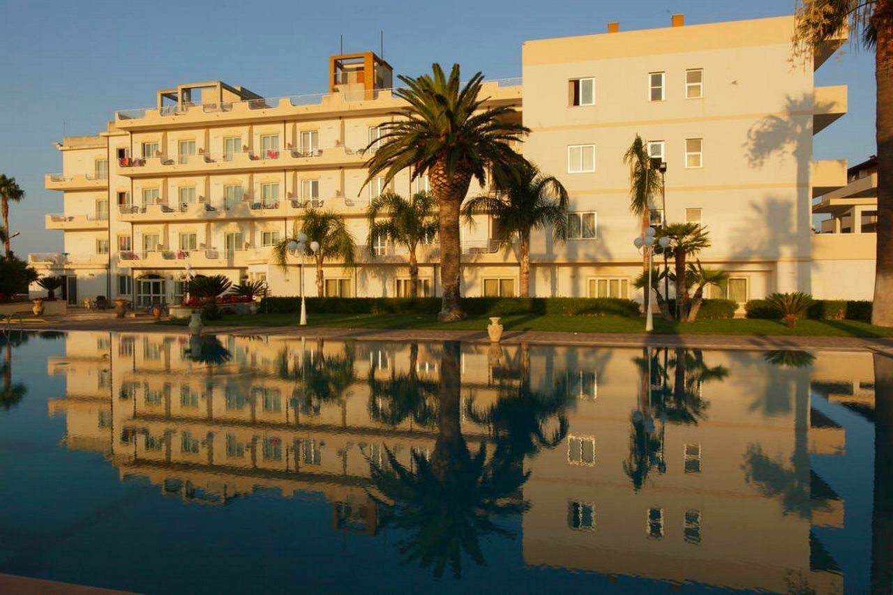 Club Hotel Kennedy Roccella Ionica Exteriér fotografie