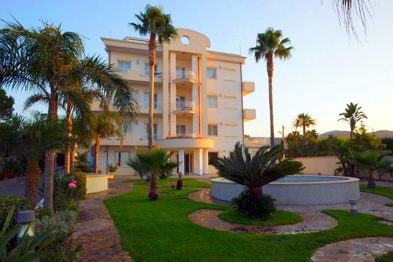 Club Hotel Kennedy Roccella Ionica Exteriér fotografie